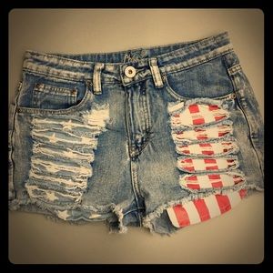 ChiOle vintage distresses Jean shorts Med.